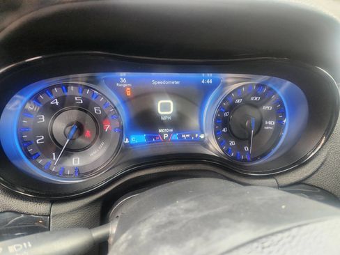 Used 2019 Chrysler 300 S AWD/4WD image 17