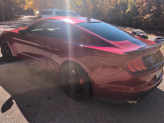 Used 2020 Ford Mustang Shelby GT500 w/ Technology Package RWD image 5