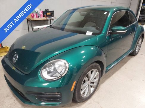 Used 2017 Volkswagen Beetle 1.8T Classic image 1
