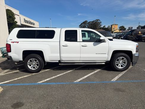 Used 2018 Chevrolet Silverado 1500 LT w/ All Star Edition image 19