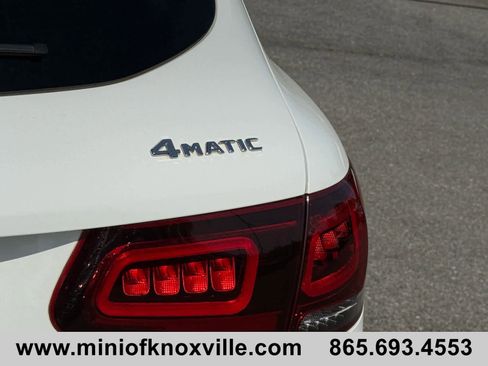 Used 2021 Mercedes-Benz GLC 300 4MATIC image 11