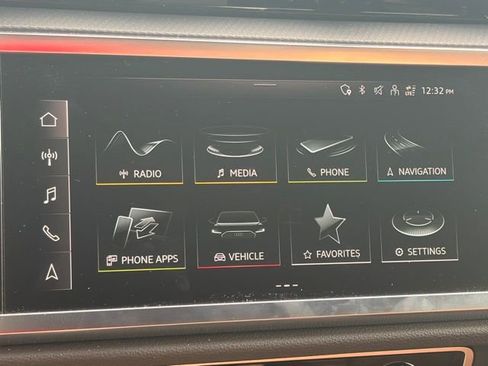 Certified 2025 Audi Q3 2.0T Premium Plus image 9