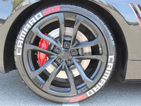 Used 2014 Chevrolet Camaro SS w/ SS Performance Package RWD image 23