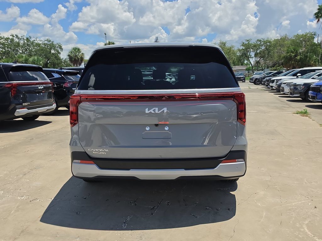 New 2027 Kia Carnival FWD image 7