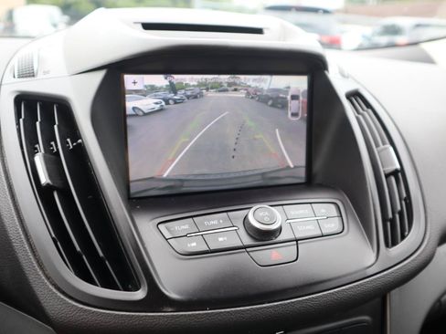 Used 2017 Ford Escape SE w/ Equipment Group 201A AWD/4WD image 21