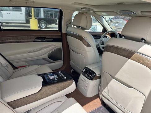 Used 2020 Genesis G90 3.3T Premium RWD image 46