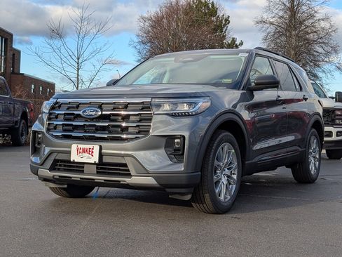 New 2026 Ford Explorer Active w/ Active Comfort Package image 8