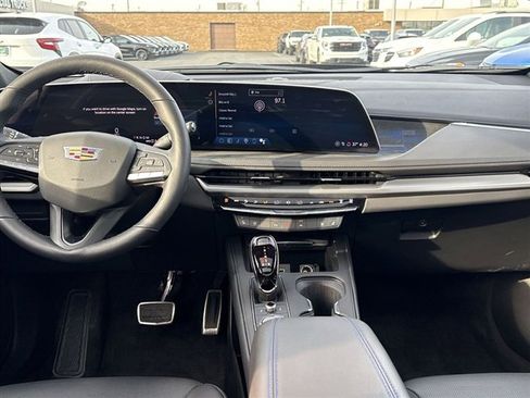 Used 2025 Cadillac XT4 Sport image 21