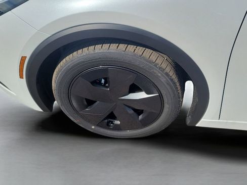 New 2026 Toyota Prius LE image 10