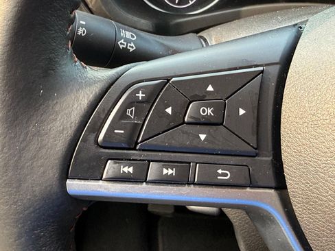 Used 2023 Nissan Sentra SR FWD image 36