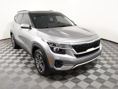 Used 2023 Kia Seltos S w/ Navigation Package AWD/4WD image 9