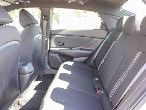 Certified 2025 Hyundai Elantra Sport FWD image 19