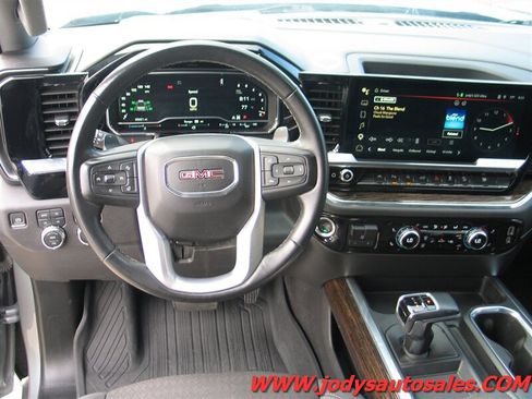 Used 2023 GMC Sierra 1500 Elevation w/ Preferred Package AWD/4WD image 8