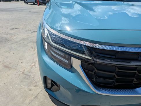 Certified 2025 Kia Seltos SX w/ SX Sunroof Package AWD/4WD image 10