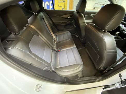 Used 2025 Buick Envista Preferred FWD image 26