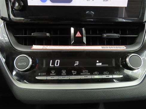 Used 2025 Toyota Corolla LE FWD image 26
