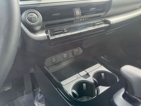 Used 2025 Toyota Prius LE image 35