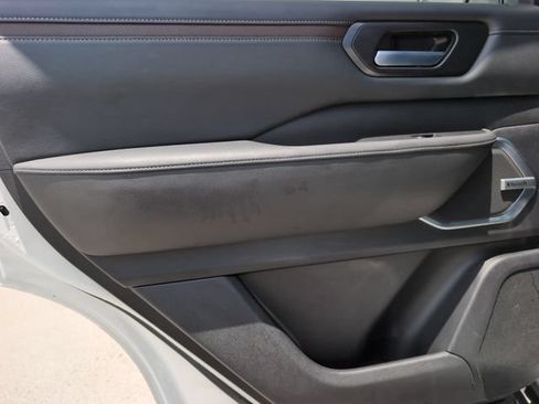 Used 2025 Nissan Armada Platinum RWD image 30