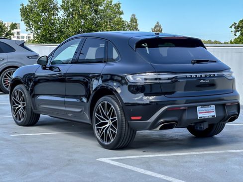 Certified 2023 Porsche Macan AWD/4WD image 3
