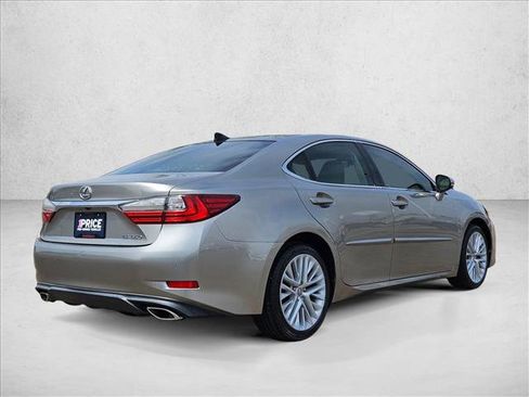 Used 2017 Lexus ES 350 w/ Ultra Luxury Package image 5