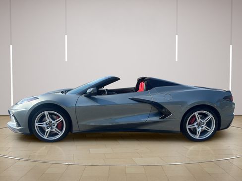 Used 2024 Chevrolet Corvette Stingray Preferred Conv w/ Z51 Performance Package RWD image 3