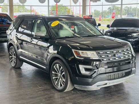 Used 2017 Ford Explorer Platinum AWD/4WD image 1