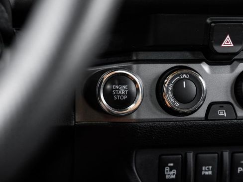 Used 2019 Toyota Tacoma TRD Sport w/ Technology Package image 29