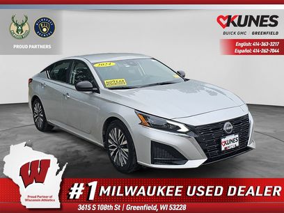 Used 2024 Nissan Altima 2.5 SV