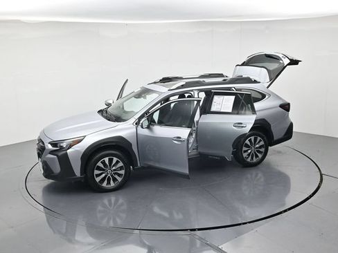 Used 2025 Subaru Outback Touring AWD/4WD image 51