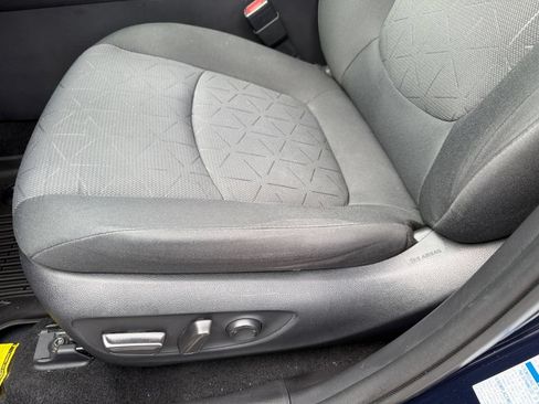 Used 2021 Toyota RAV4 XLE w/ Convenience Package AWD/4WD image 25
