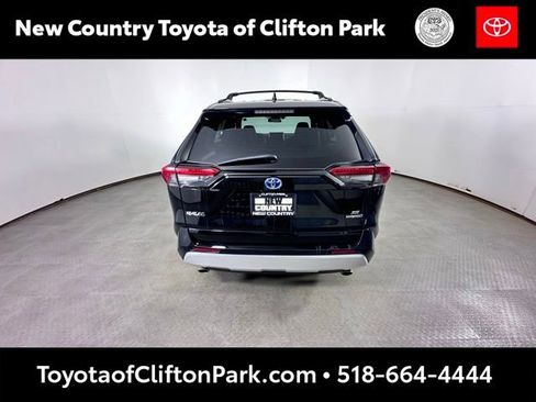 Used 2023 Toyota RAV4 SE w/ Convenience Package AWD/4WD image 4