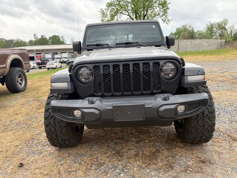 Used 2022 Jeep Gladiator Willys image 2