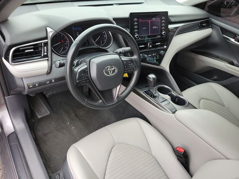 Used 2023 Toyota Camry SE FWD image 8