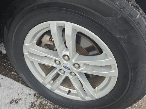 Certified 2022 Ford Explorer XLT w/ Equipment Group 202A image 14