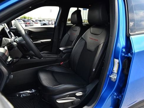 Used 2025 Jeep Compass Trailhawk AWD/4WD image 21