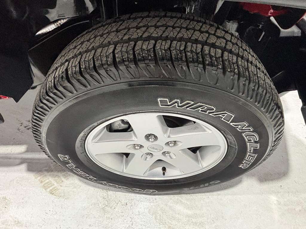 Used 2014 Jeep Wrangler Unlimited Sport w/ Quick Order Package 24S AWD/4WD image 9