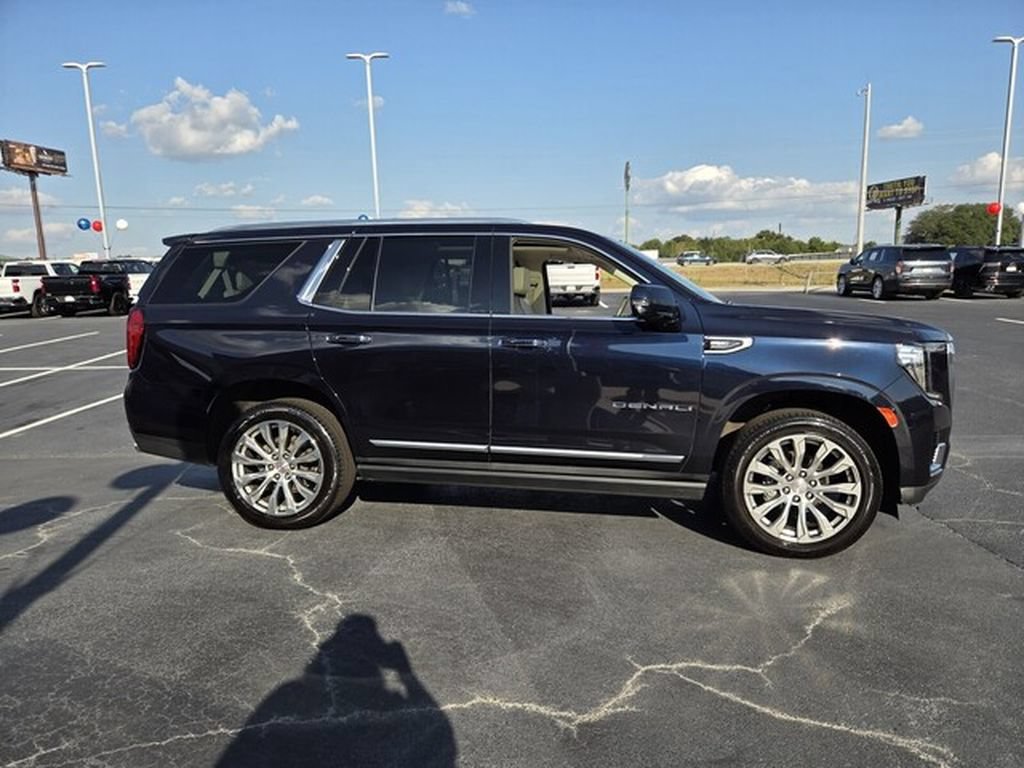 Used 2022 GMC Yukon Denali AWD/4WD image 7