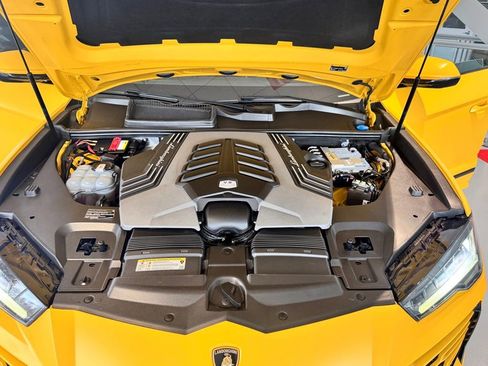 Used 2021 Lamborghini Urus image 20