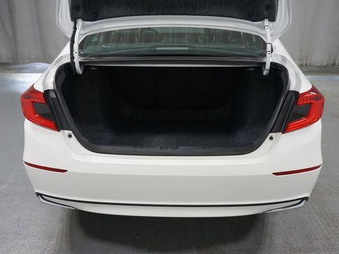 Used 2022 Honda Accord Sport image 32