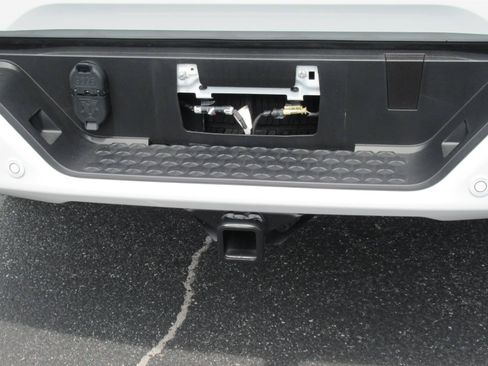 Certified 2025 GMC Canyon Elevation w/ Convenience Package RWD image 9