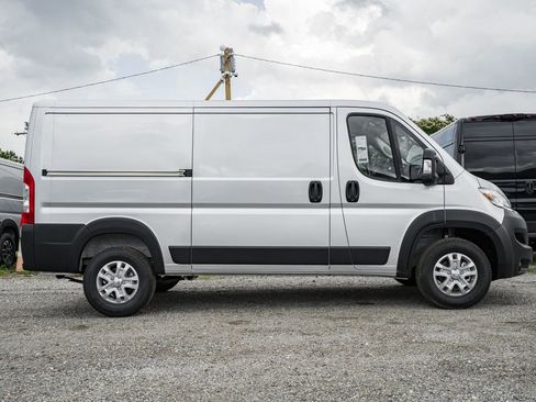 New 2025 RAM ProMaster 2500 w/ Quick Order Package 22G SLT image 3