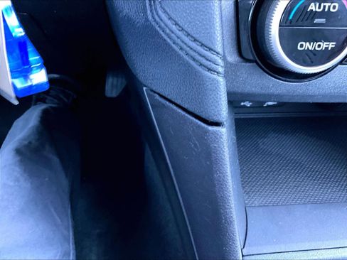 Used 2021 Subaru Crosstrek 2.0i image 25