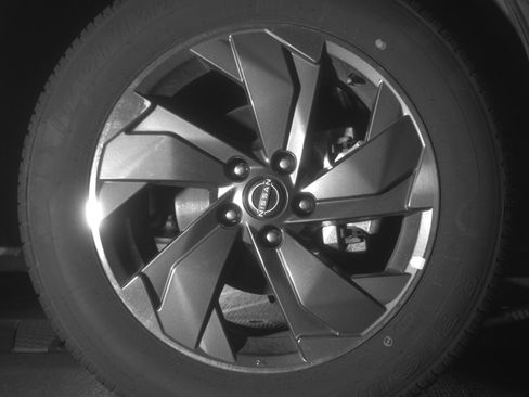 Used 2025 Nissan Rogue SV image 13