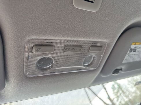 Used 2016 Toyota Prius C Four image 9