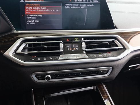 Used 2020 BMW X7 xDrive40i w/ Premium Package AWD/4WD image 38