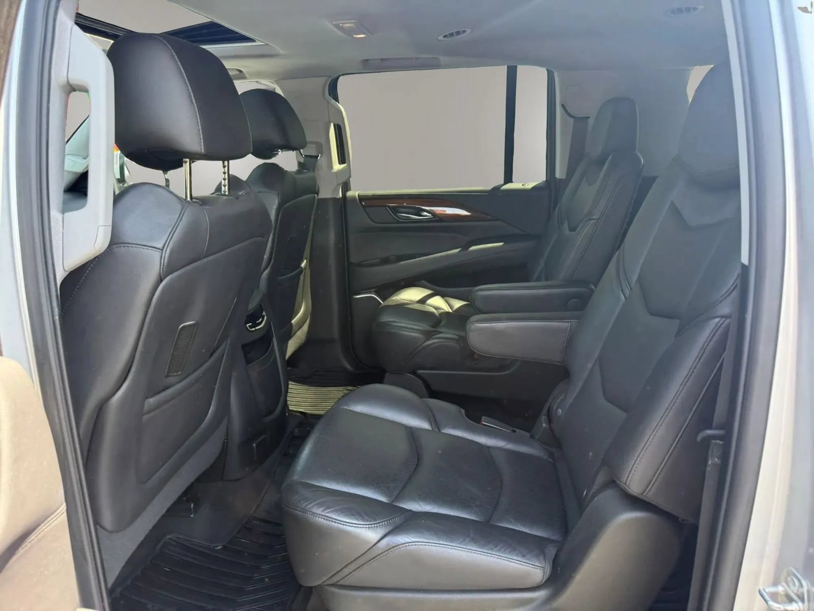 Used 2020 Cadillac Escalade ESV Luxury RWD image 38