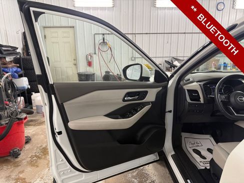 Used 2023 Nissan Rogue SL w/ SL Premium Package image 12