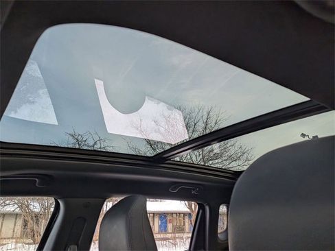 Certified 2023 Jeep Compass Latitude w/ Sun and Sound Group image 17