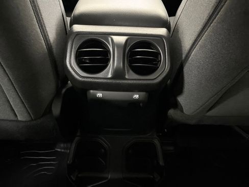 Used 2025 Jeep Wrangler Willys image 33