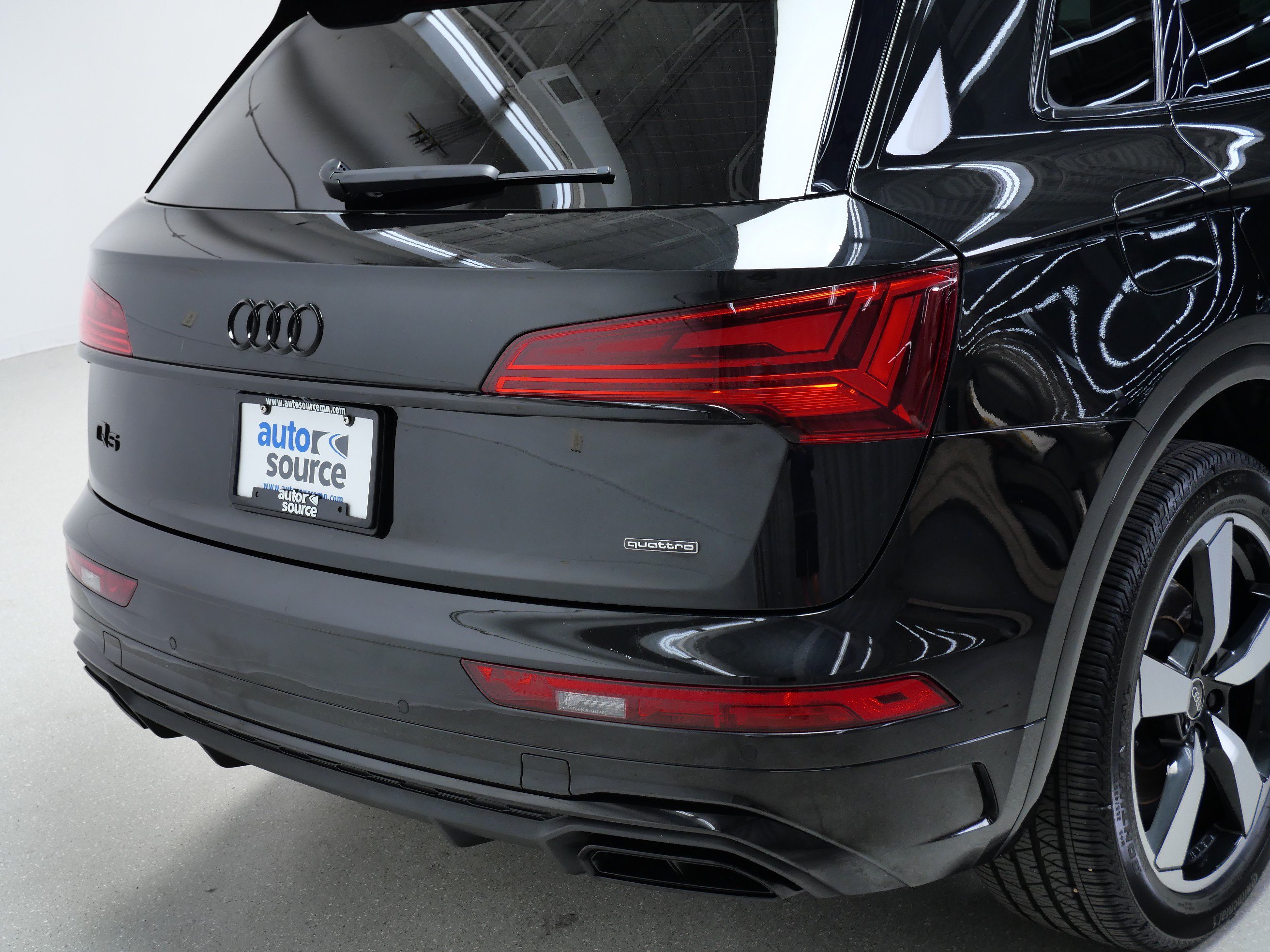 Used 2023 Audi Q5 2.0T Premium Plus w/ Premium Plus Package AWD/4WD image 4